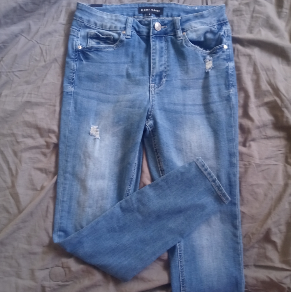 Almosy Famous Skinny Jeans size 7